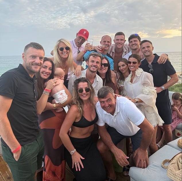 莱斯特城老友记!瓦尔迪与马奎尔、麦迪逊等人前往葡萄牙度假