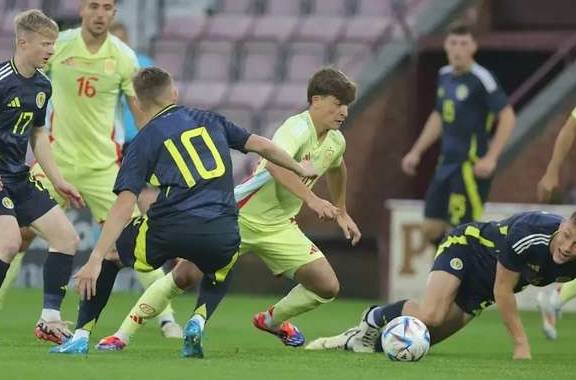 西甲又一俱乐部加入巴萨新星争夺战